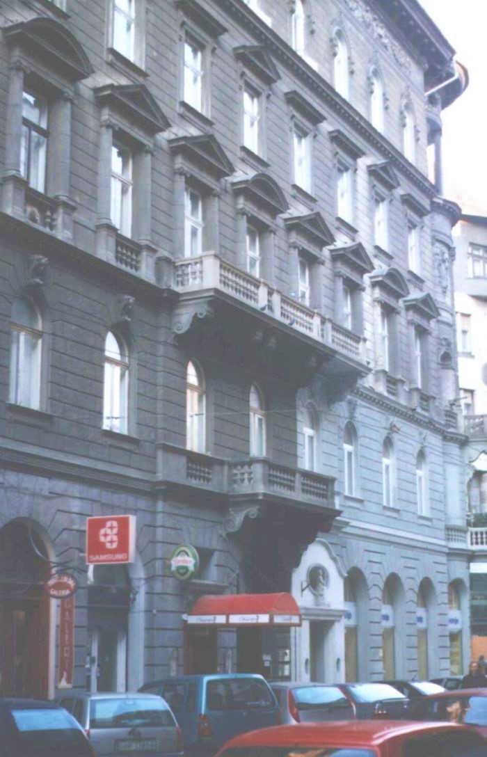 Dohfront_panzi�_apartman_Budapesten_f�l_napra